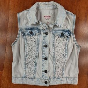 Mossimo Acid Wash White Floral Detail Denim Vest